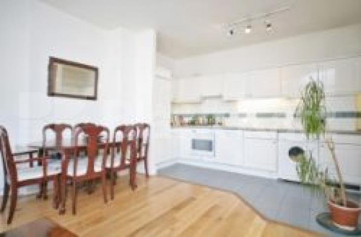 			VIEWINGS ESSENTIAL, 1 Bedroom, 1 bath, 1 reception Flat			 Kensington Gardens Square, Hyde Park W2